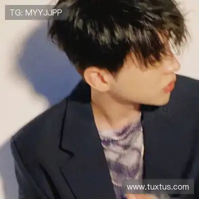 龙含雅